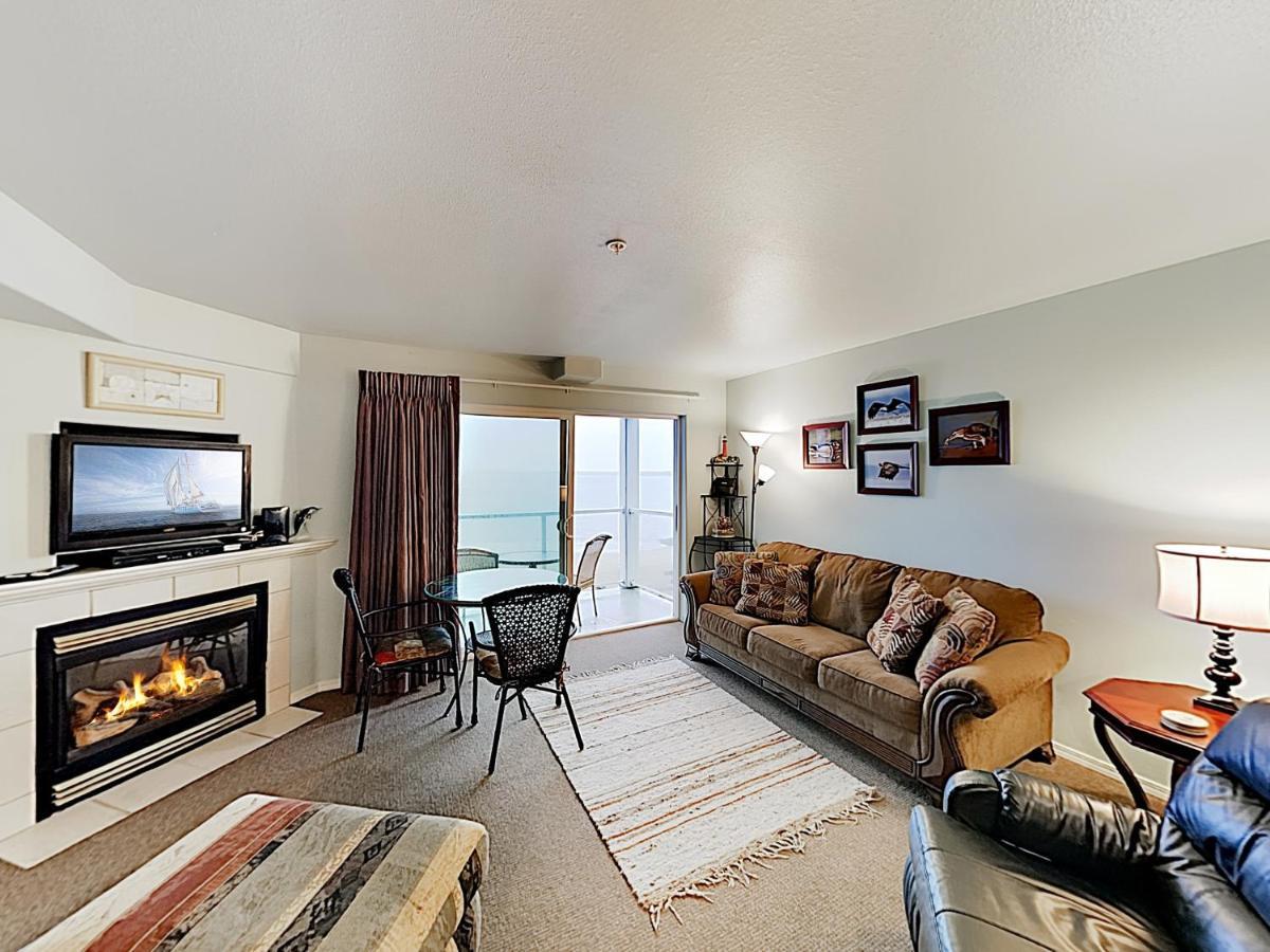 مدينة لينكولن New Listing! Bay-View Beauty With Private Balcony Condo المظهر الخارجي الصورة